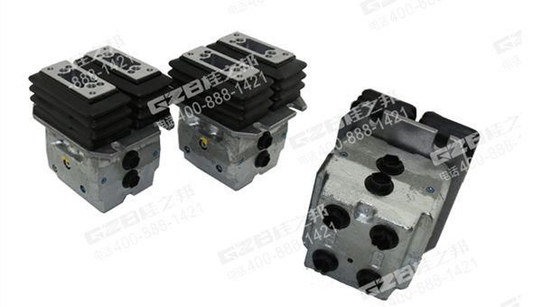 挖掘機(jī)行走腳踏閥